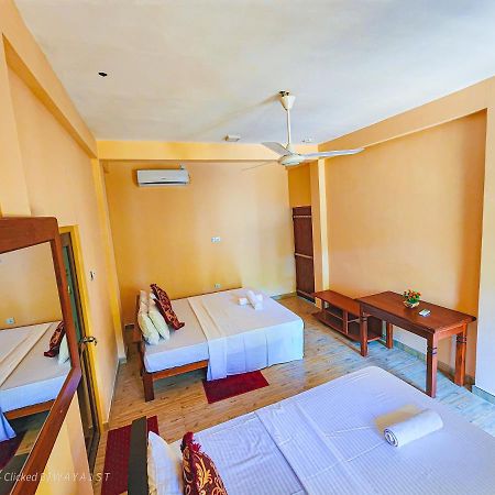 Jay'S Avenue Hotel Udawalawe Bagian luar foto
