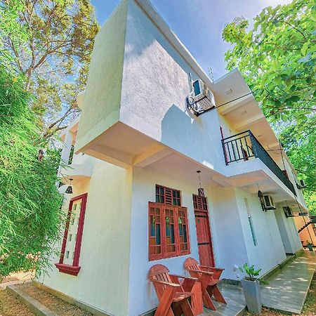 Jay'S Avenue Hotel Udawalawe Bagian luar foto