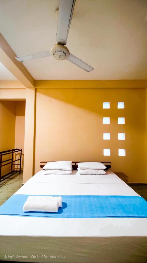 Jay'S Avenue Hotel Udawalawe Bagian luar foto