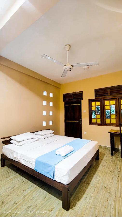 Jay'S Avenue Hotel Udawalawe Bagian luar foto