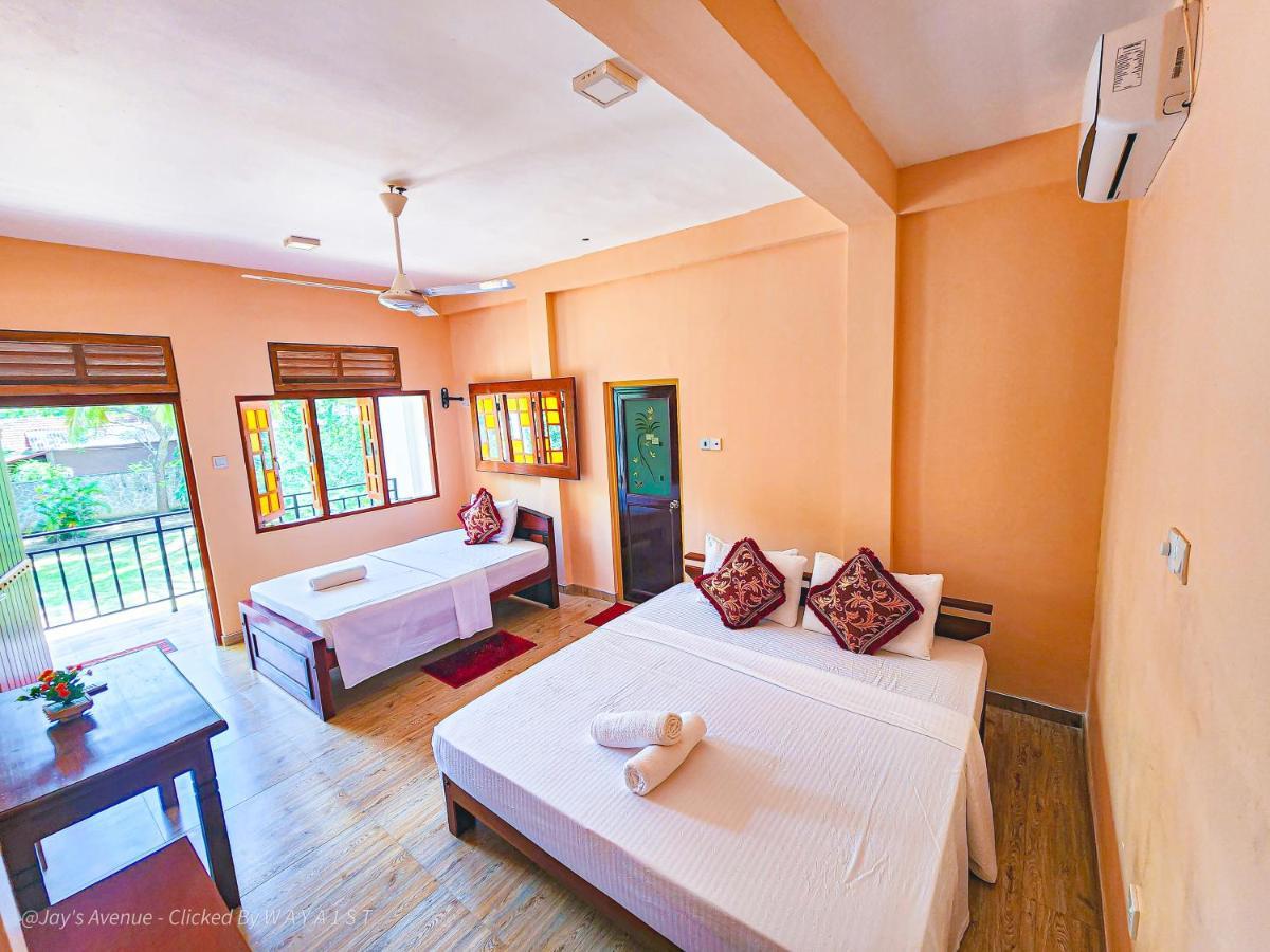 Jay'S Avenue Hotel Udawalawe Bagian luar foto