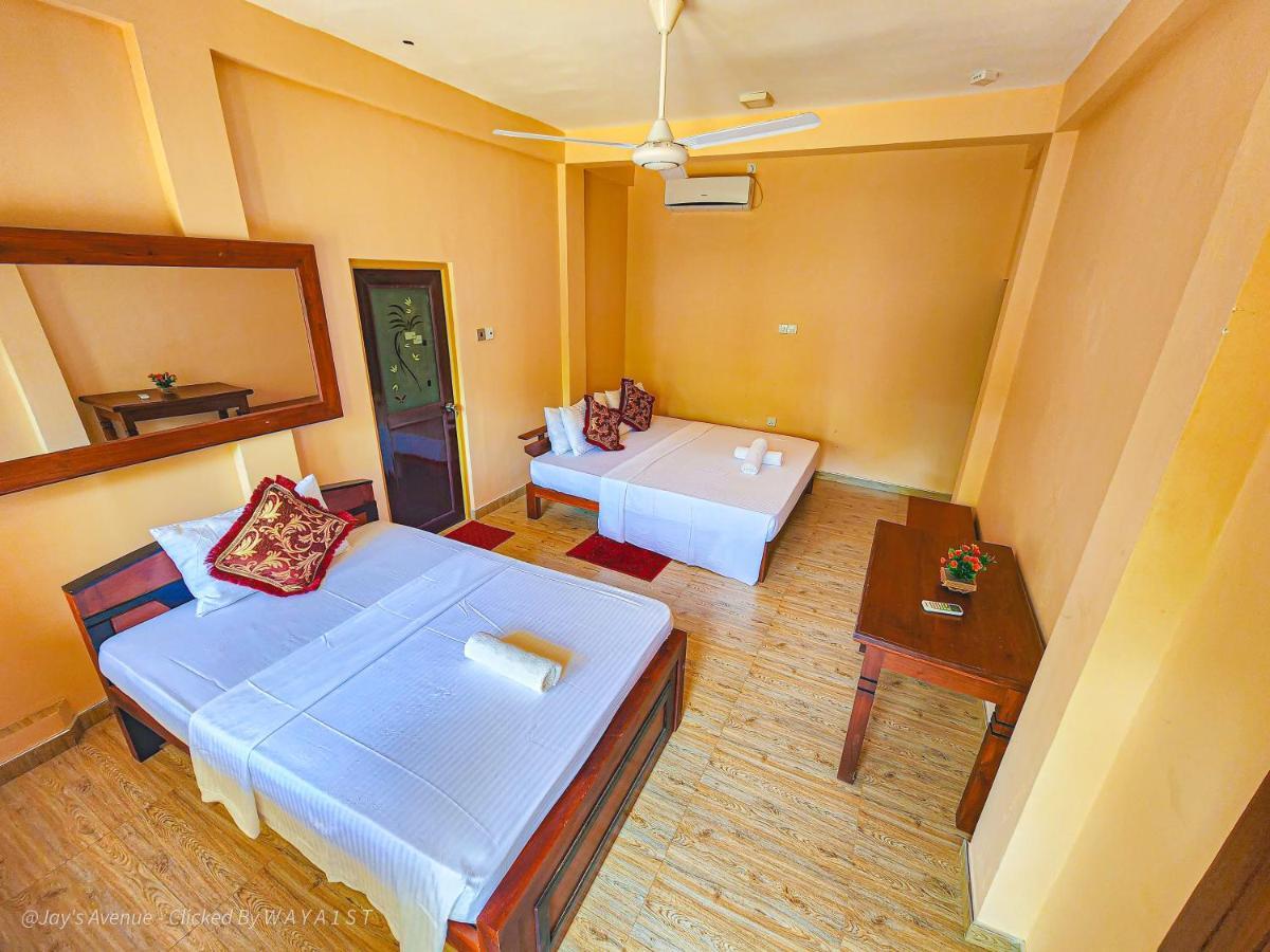 Jay'S Avenue Hotel Udawalawe Bagian luar foto
