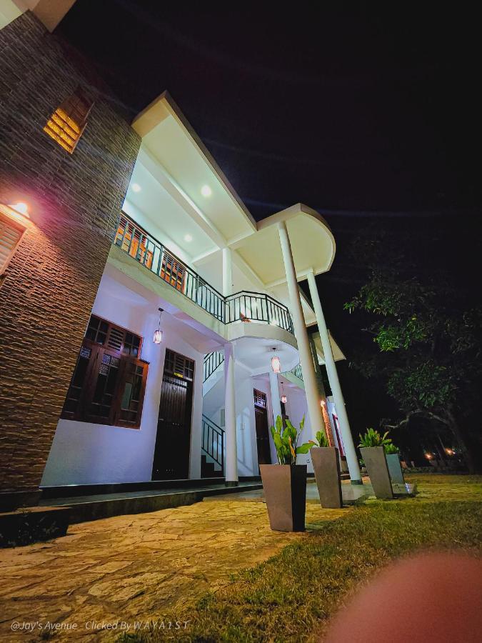 Jay'S Avenue Hotel Udawalawe Bagian luar foto