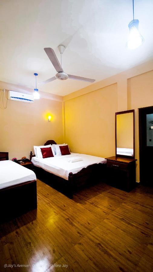 Jay'S Avenue Hotel Udawalawe Bagian luar foto
