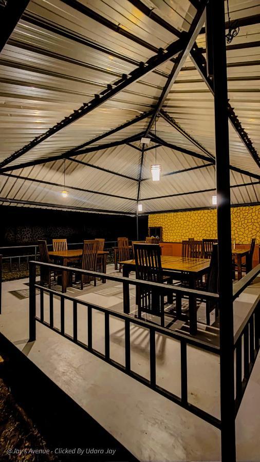 Jay'S Avenue Hotel Udawalawe Bagian luar foto
