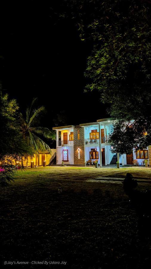 Jay'S Avenue Hotel Udawalawe Bagian luar foto