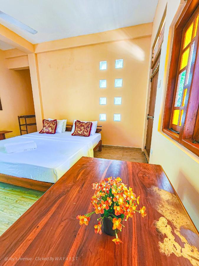 Jay'S Avenue Hotel Udawalawe Bagian luar foto