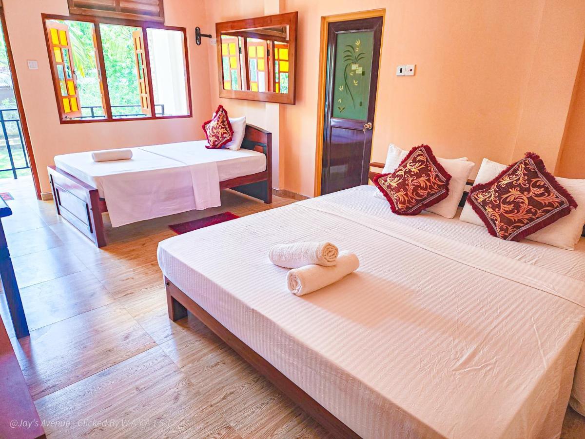 Jay'S Avenue Hotel Udawalawe Bagian luar foto