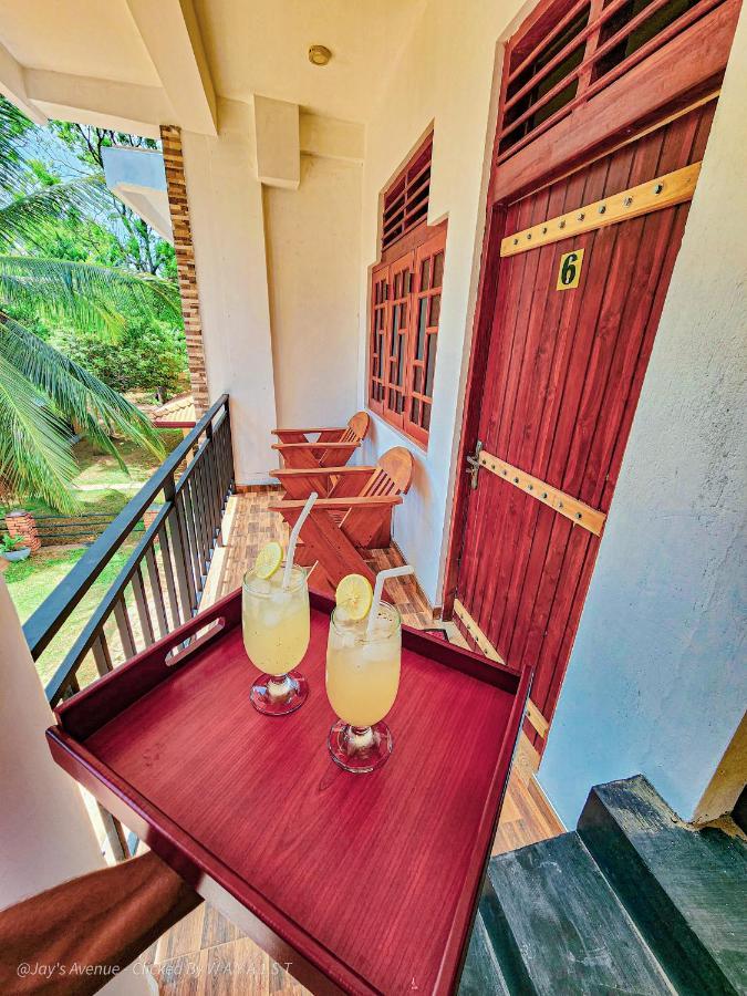 Jay'S Avenue Hotel Udawalawe Bagian luar foto
