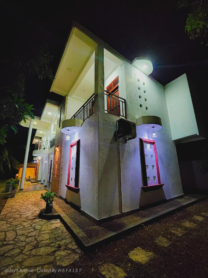 Jay'S Avenue Hotel Udawalawe Bagian luar foto