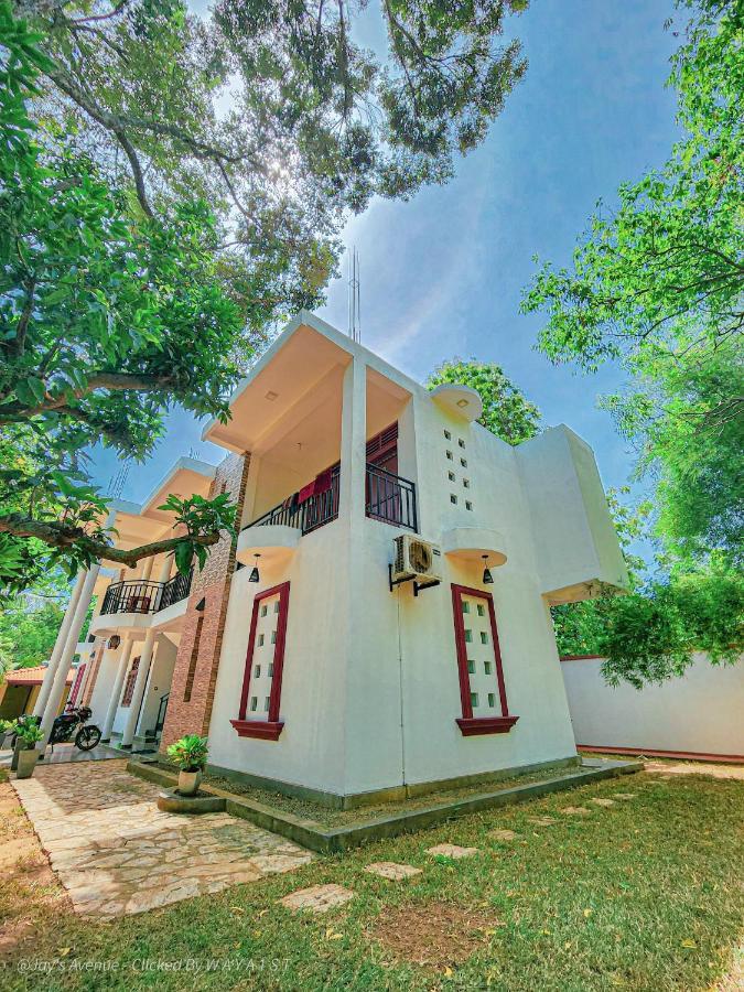 Jay'S Avenue Hotel Udawalawe Bagian luar foto